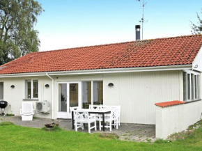 Four-Bedroom Holiday home in Glesborg 18
